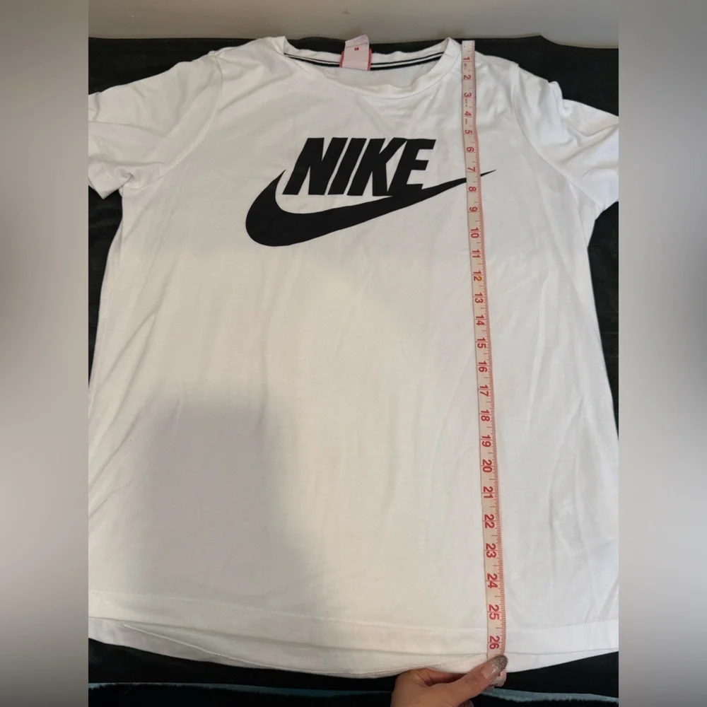 🔥Nike Men's White T-Shirt size L EUC🔥